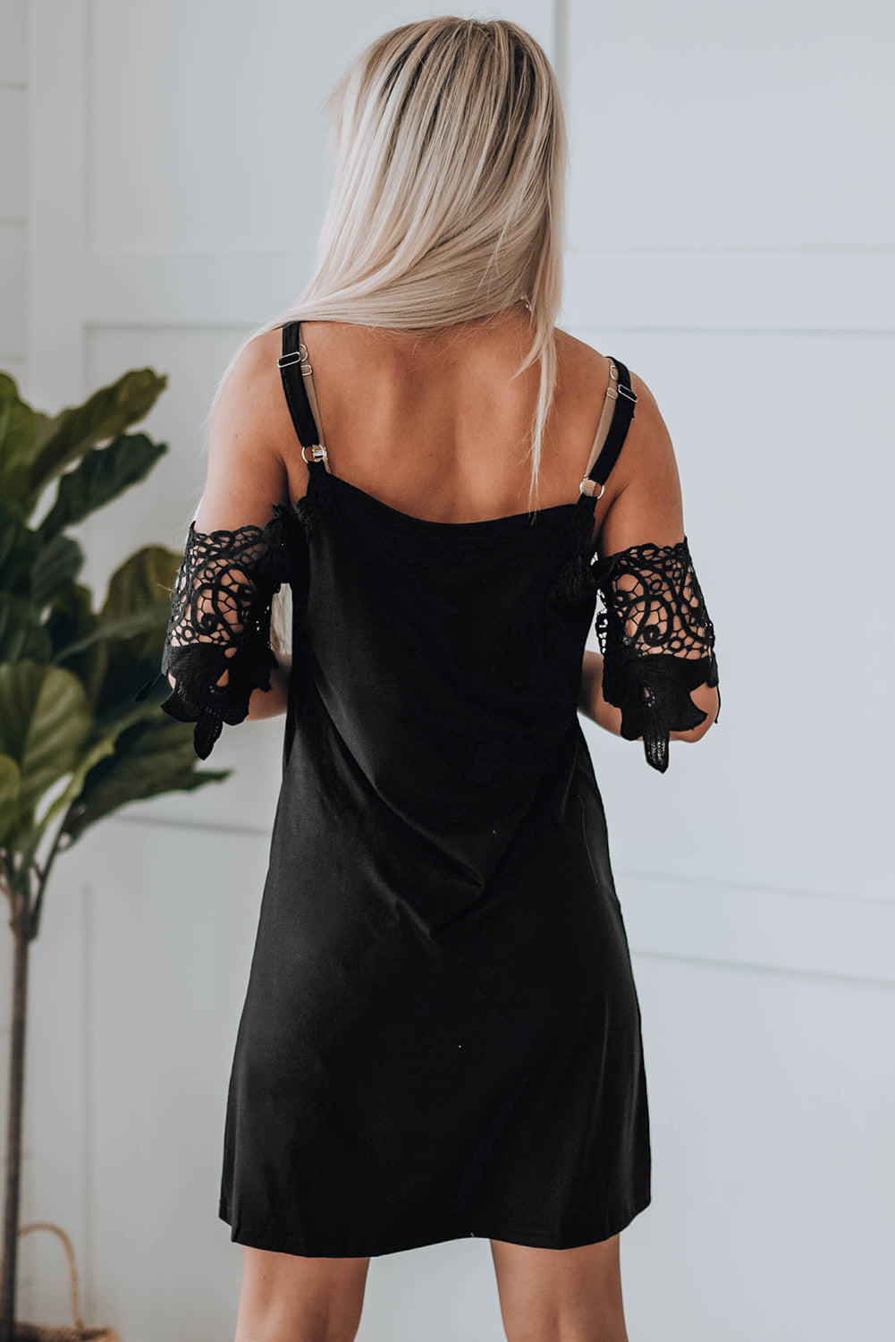 Black Casual Lace Splicing Cold Shoulder Short Dress