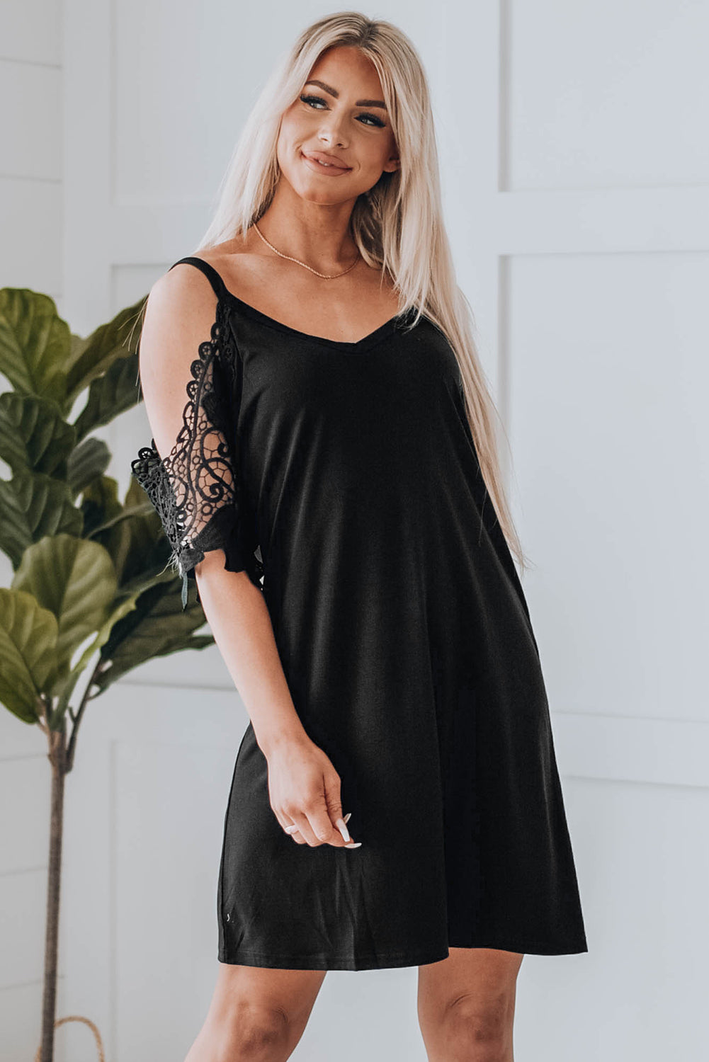 Black Casual Lace Splicing Cold Shoulder Short Dress