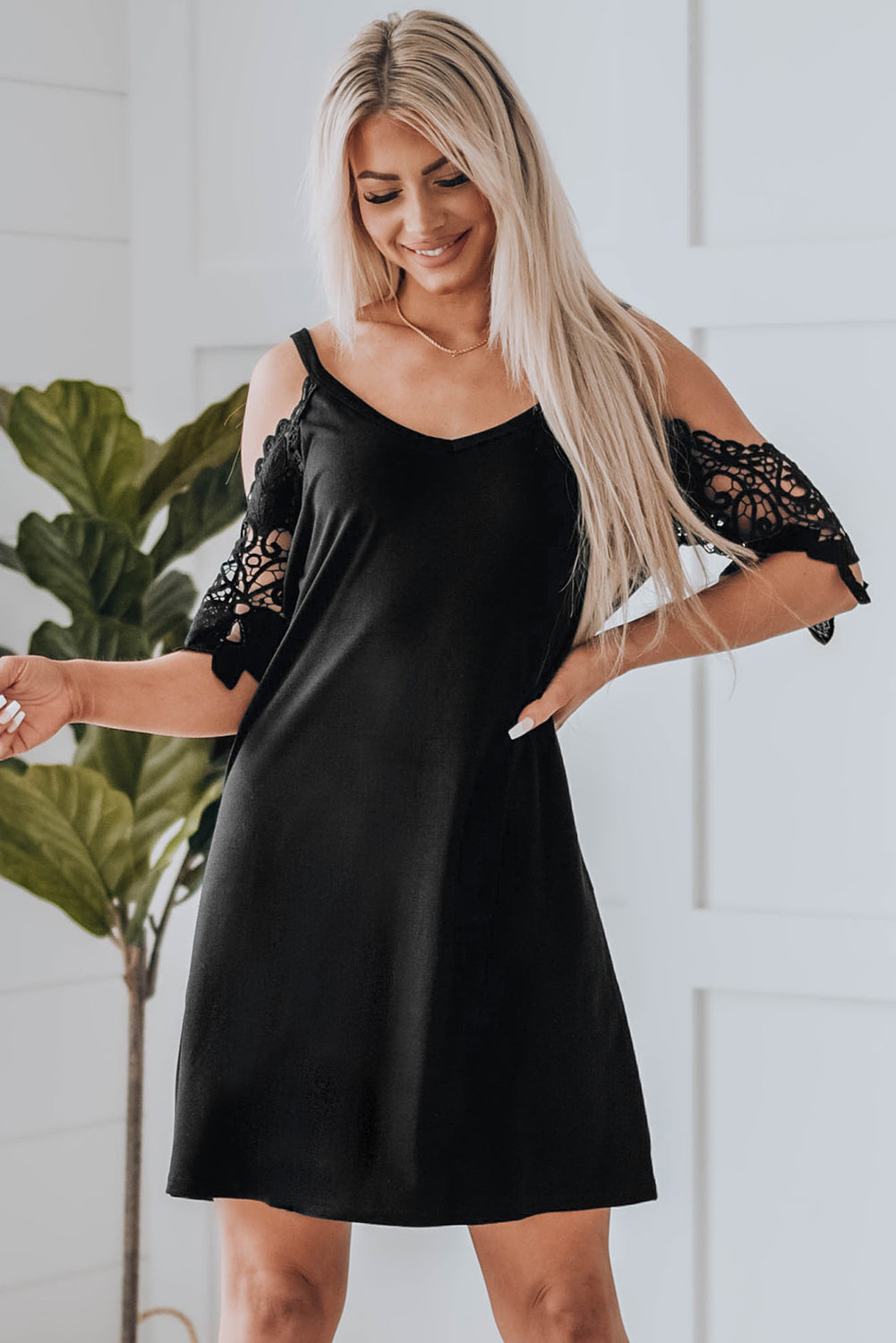 Black Casual Lace Splicing Cold Shoulder Short Dress