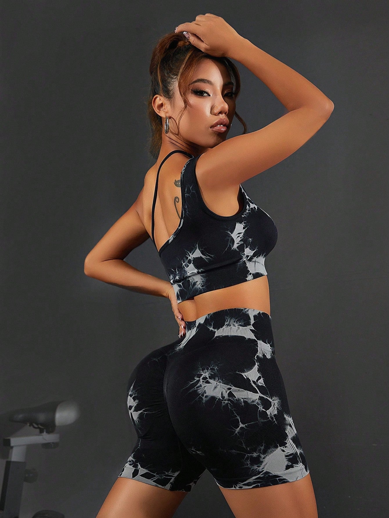 Tie-Dye One Shoulder Sling Bra Skinny Shorts Sportswear Suit Seamless Yoga 2 Piece Gym Set