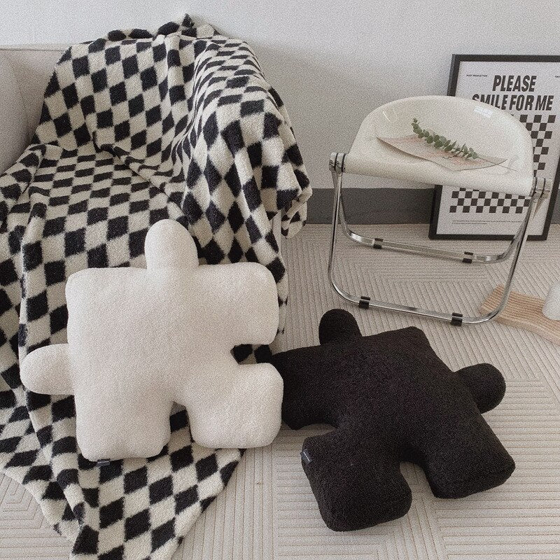 Blacket White Irregular Jigsaw Seat Cushion Back Cushion Home Dear Game Throw Pillows Soft Thicken Teddy Velvet Sofa Cushions