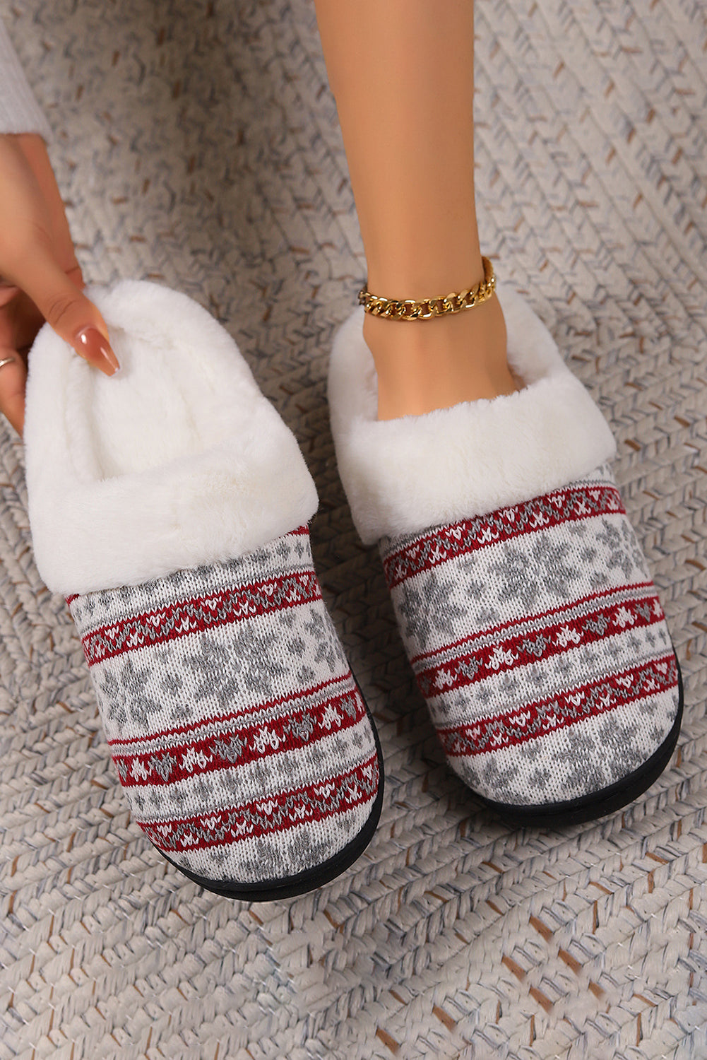 White Snowflake Pattern Knitted Plush Home Slippers