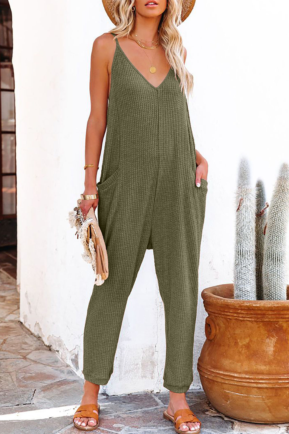 Black Textured Sleeveless V-Neck Pocketed Casual Jumpsuit