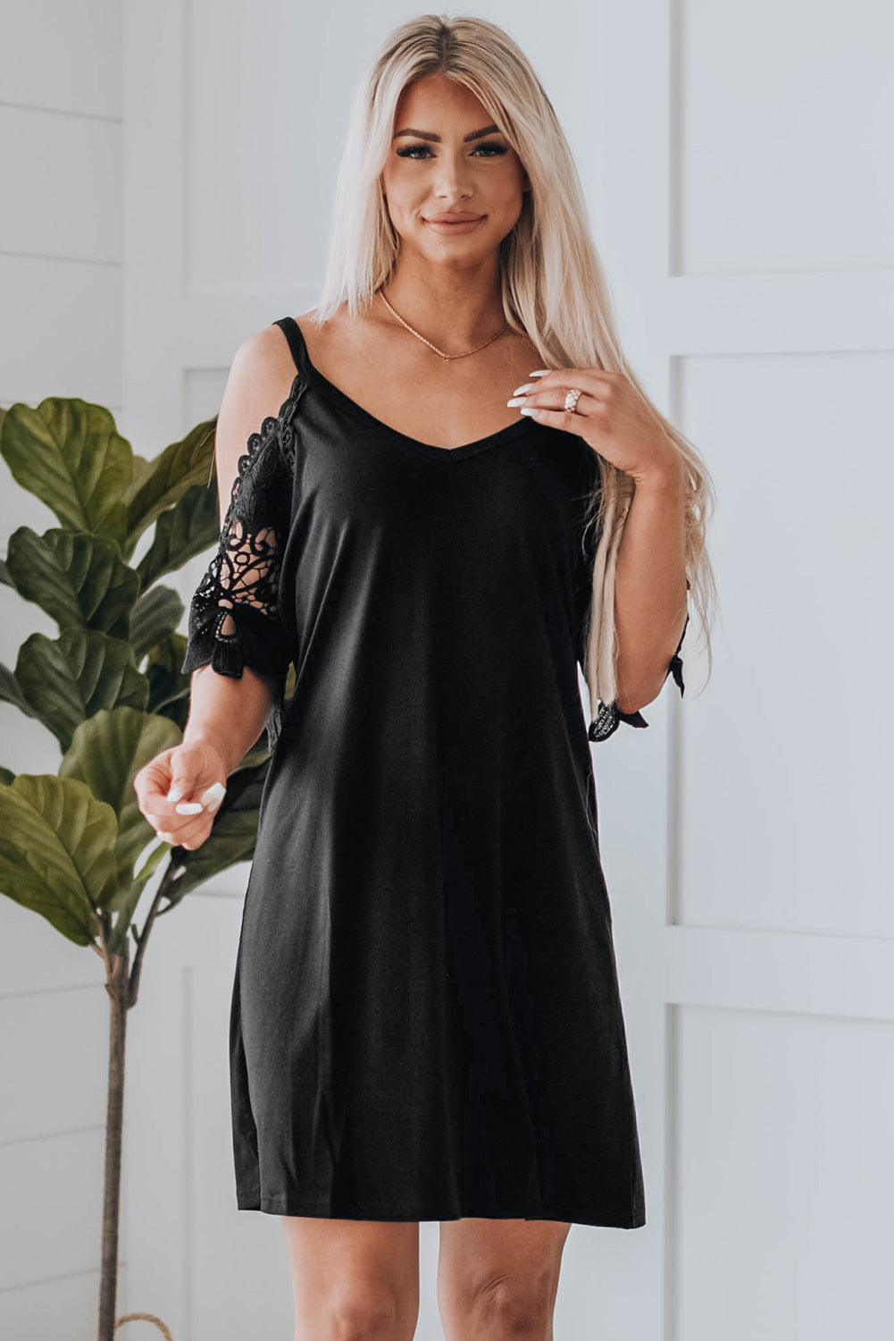 Black Casual Lace Splicing Cold Shoulder Short Dress